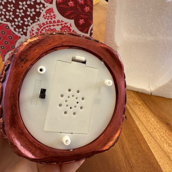 Taylor Swift All Too Well Red Snow Globe - Picture 5 of 5